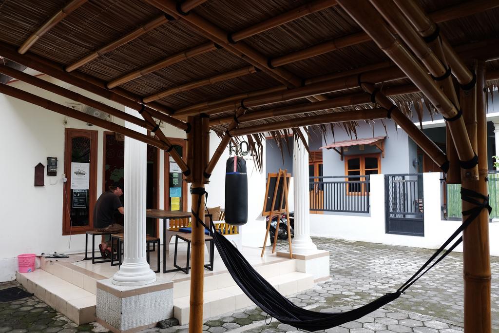 Hoz Bed & Breakfast Yogyakarta Exterior foto