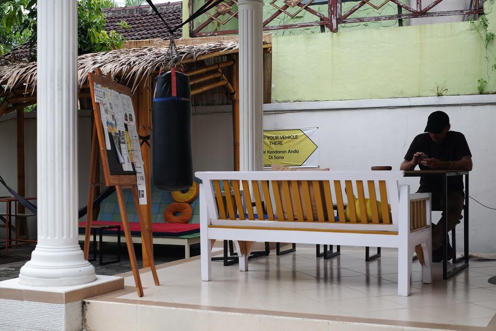 Hoz Bed & Breakfast Yogyakarta Exterior foto